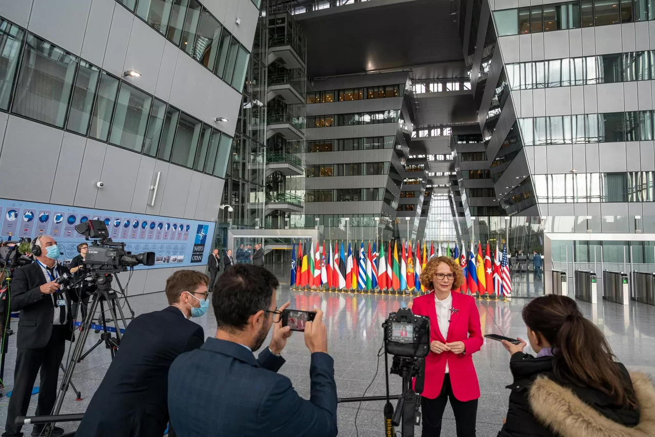 Arrival Radmila Shekerinska (Minister of Defence, North Macedonia)