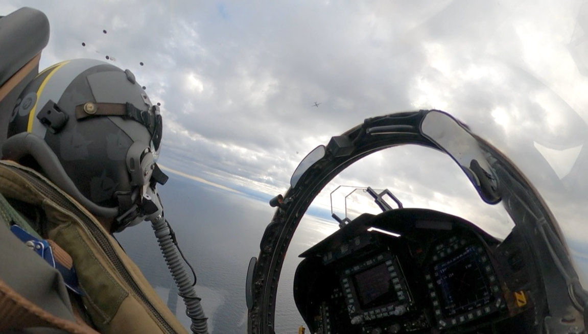 f-18.jpg