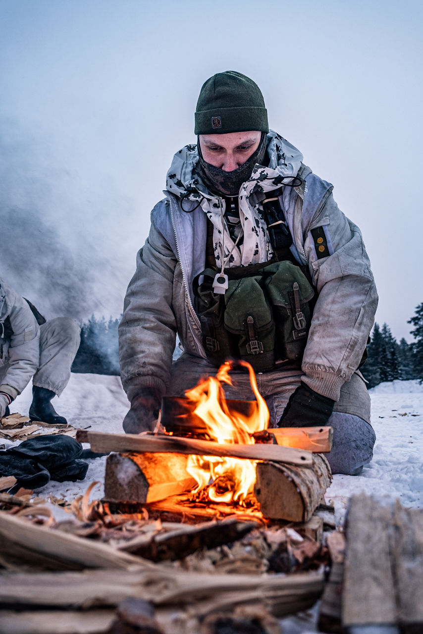 In Lapland, northern Finland, where temperatures regularly drop below -20 degrees Celsius, Finnish instructors from the Finnish Defence Forces’ Jaeger Brigade run different courses for military personnel from various NATO countries.