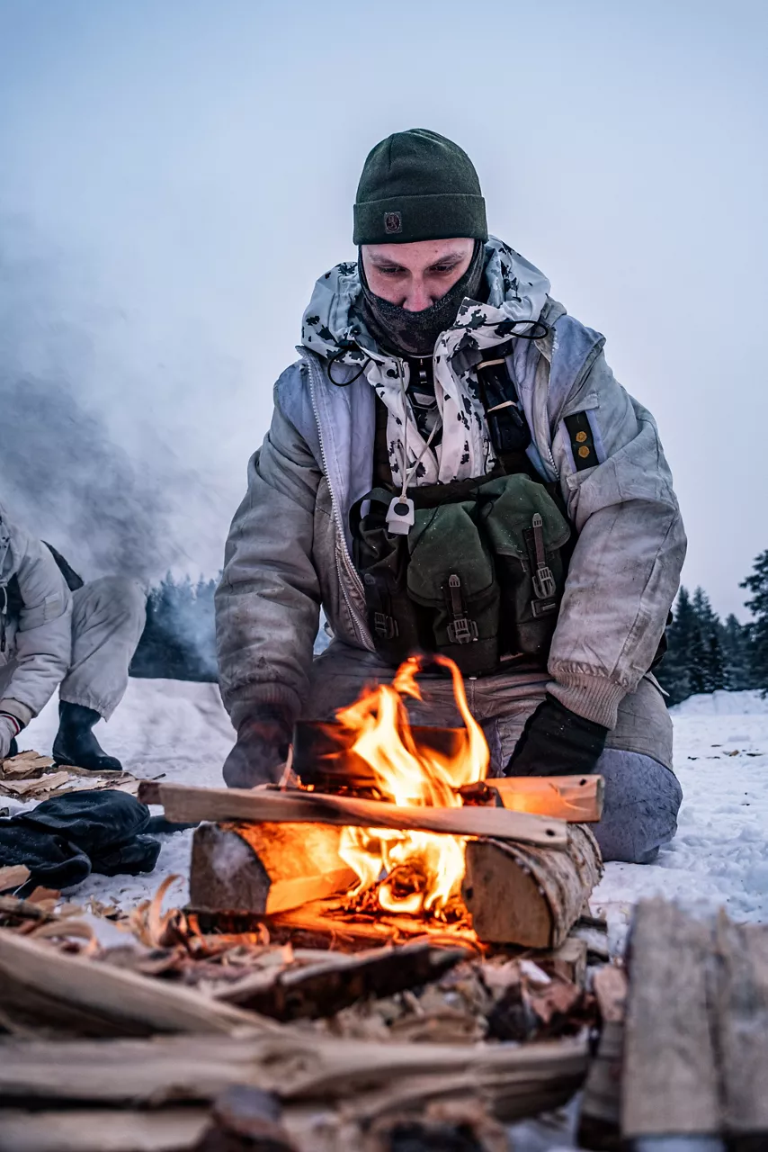 In Lapland, northern Finland, where temperatures regularly drop below -20 degrees Celsius, Finnish instructors from the Finnish Defence Forces’ Jaeger Brigade run different courses for military personnel from various NATO countries.