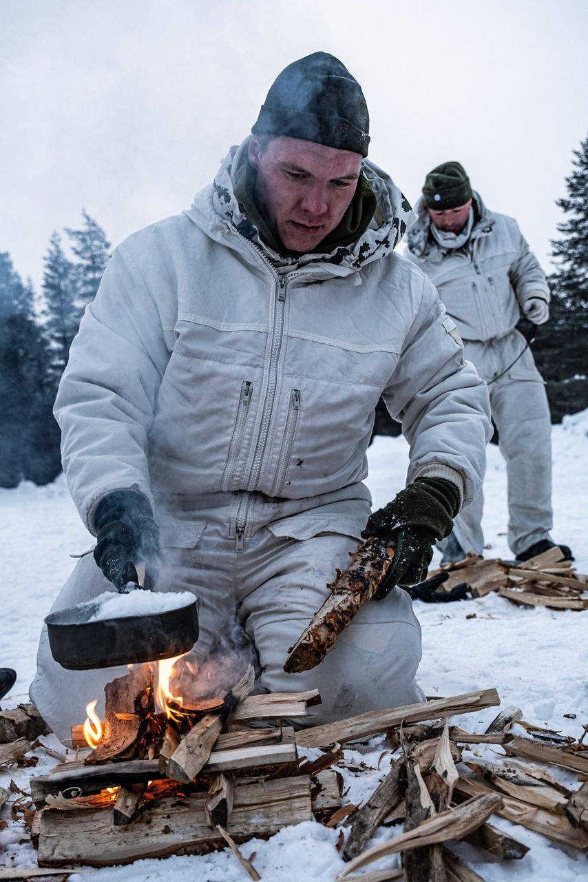 In Lapland, northern Finland, where temperatures regularly drop below -20 degrees Celsius, Finnish instructors from the Finnish Defence Forces’ Jaeger Brigade run different courses for military personnel from various NATO countries.