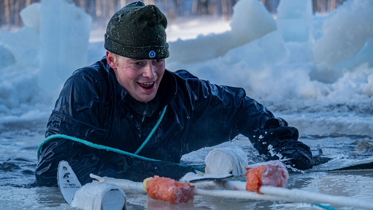 In Lapland, northern Finland, where temperatures regularly drop below -20 degrees Celsius, Finnish instructors from the Finnish Defence Forces’ Jaeger Brigade run different courses for military personnel from various NATO countries.