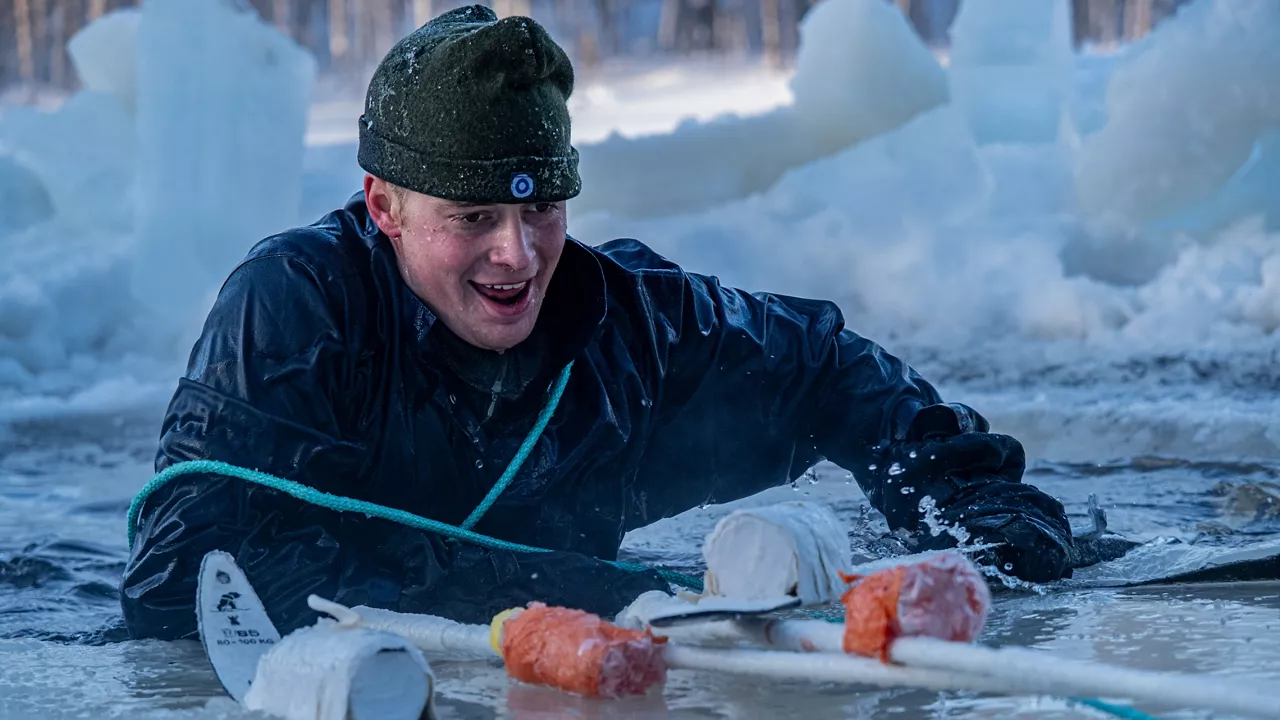 In Lapland, northern Finland, where temperatures regularly drop below -20 degrees Celsius, Finnish instructors from the Finnish Defence Forces’ Jaeger Brigade run different courses for military personnel from various NATO countries.