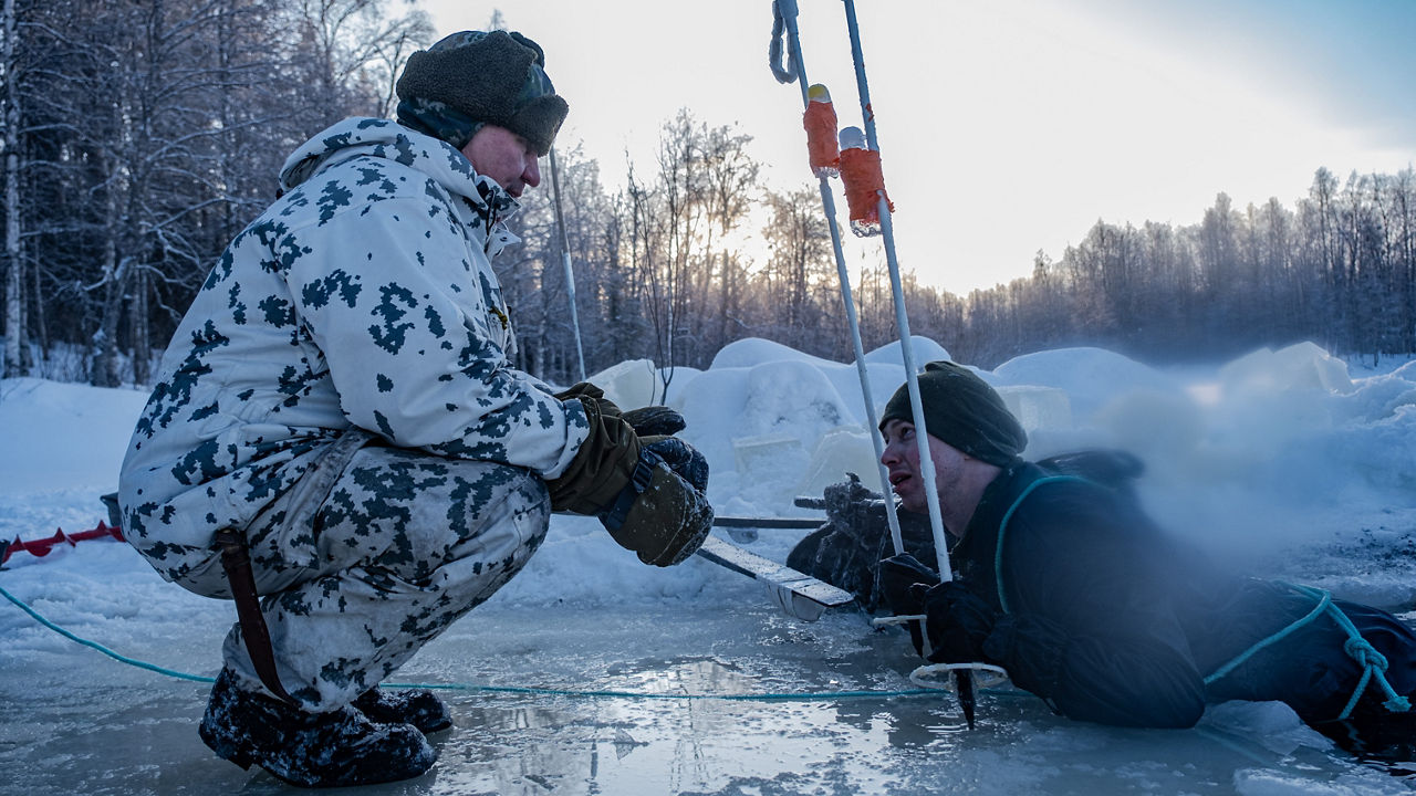 In Lapland, northern Finland, where temperatures regularly drop below -20 degrees Celsius, Finnish instructors from the Finnish Defence Forces’ Jaeger Brigade run different courses for military personnel from various NATO countries.