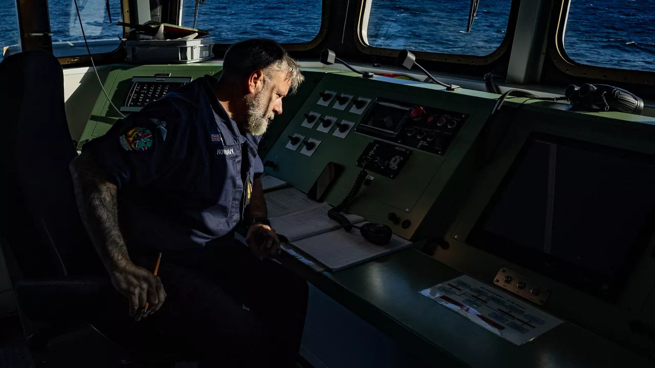 Member of Distressed Sub Group (DSG) communicates with a distressed submarine from the bridge of the Dutch ship HNLMS Mercuur during Dynamic Monarch 24.

At Dynamic Monarch 24, the world’s most challenging submarine rescue exercise, Allies are testing various complex submarine rescue systems. The exercise is designed to practise interoperability among naval forces and streamline rescue operations in the most challenging of environments where reaction time and specialist equipment are key to saving lives. Dynamic Monarch 24 is taking place off the coast of Norway.
