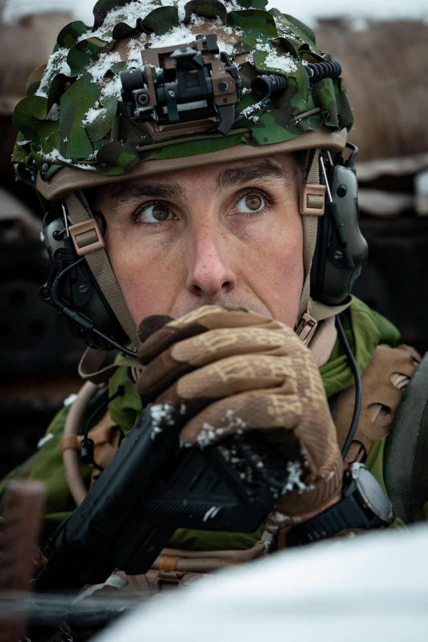 A French officer directs his troops during exercise Steadfast Dart 25 in Romania. 

Steadfast Dart was the first deployment exercise for the Allied Reaction Force, or ARF, NATO’s new force-in-readiness. Designed to deploy rapidly and implement the Alliance’s new regional defence plans, the ARF is currently led by NATO Rapidly Deployable Corps Italy.