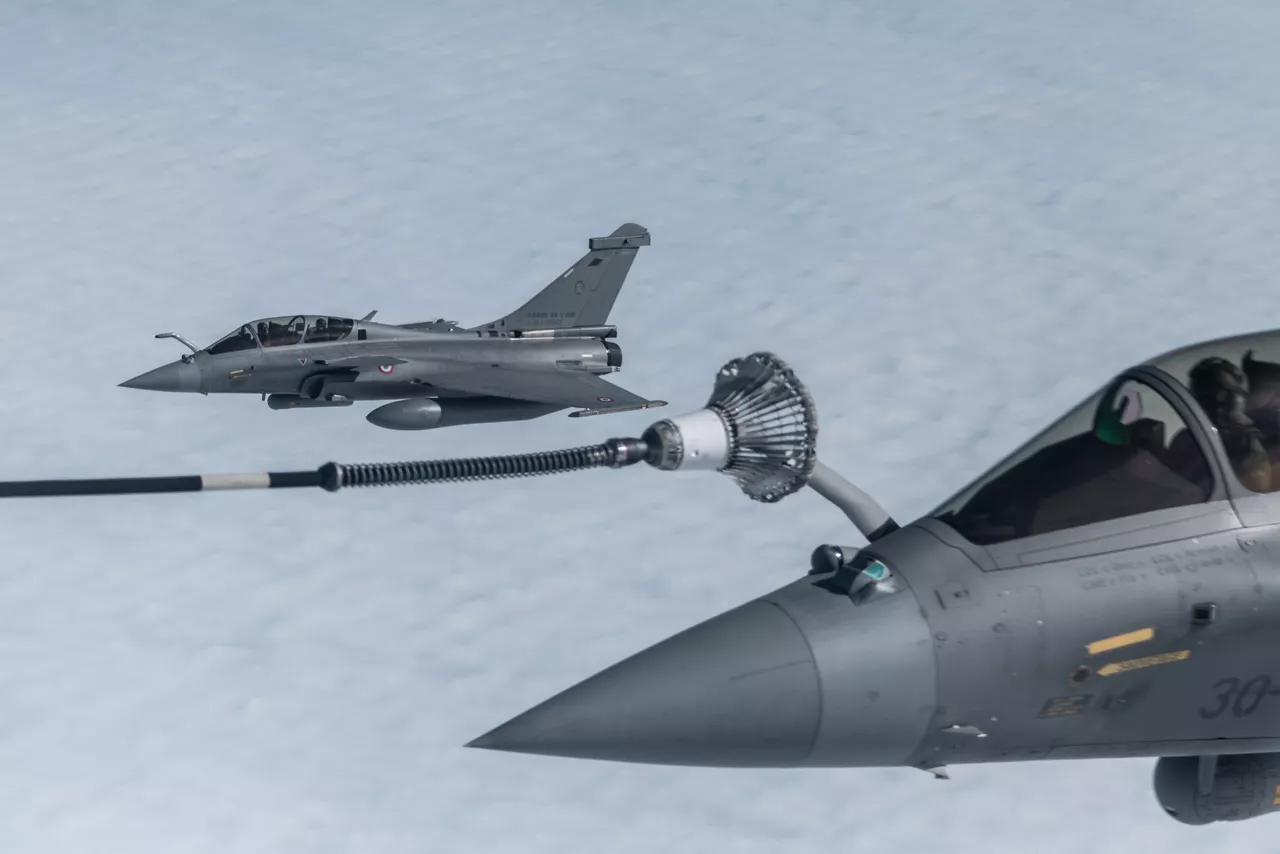 Rafale fighters from the French Air and Space Force take on fuel during exercise Ramstein Flag 25. 

With over 90 aircraft from 15 NATO Allies flying out of 12 Allied air bases throughout Europe, the exercise tests NATO’s ability to perform a broad variety of air combat missions using multinational forces.

