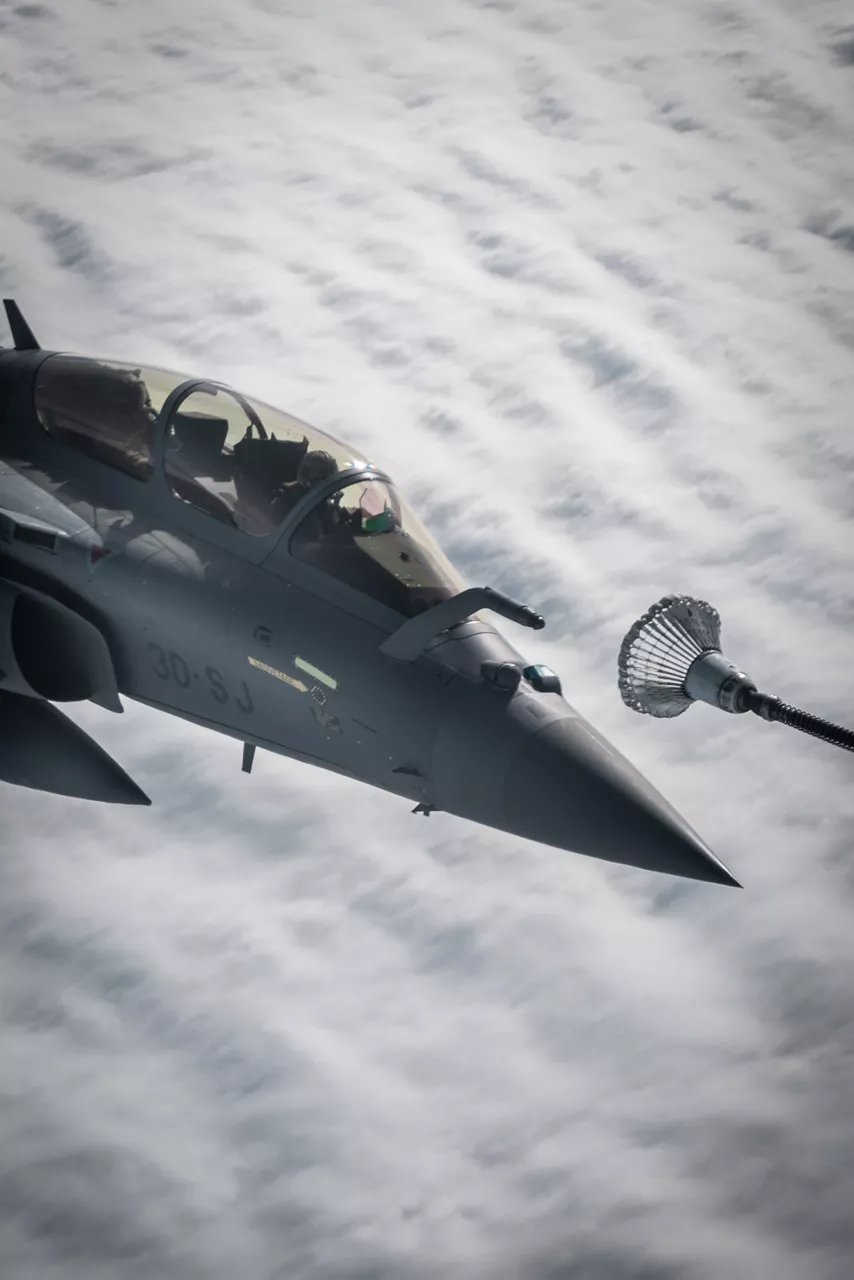 A Rafale fighter from the French Air and Space Force prepares to take on fuel during exercise Ramstein Flag 25. 

With over 90 aircraft from 15 NATO Allies flying out of 12 Allied air bases throughout Europe, the exercise tests NATO’s ability to perform a broad variety of air combat missions using multinational forces.
