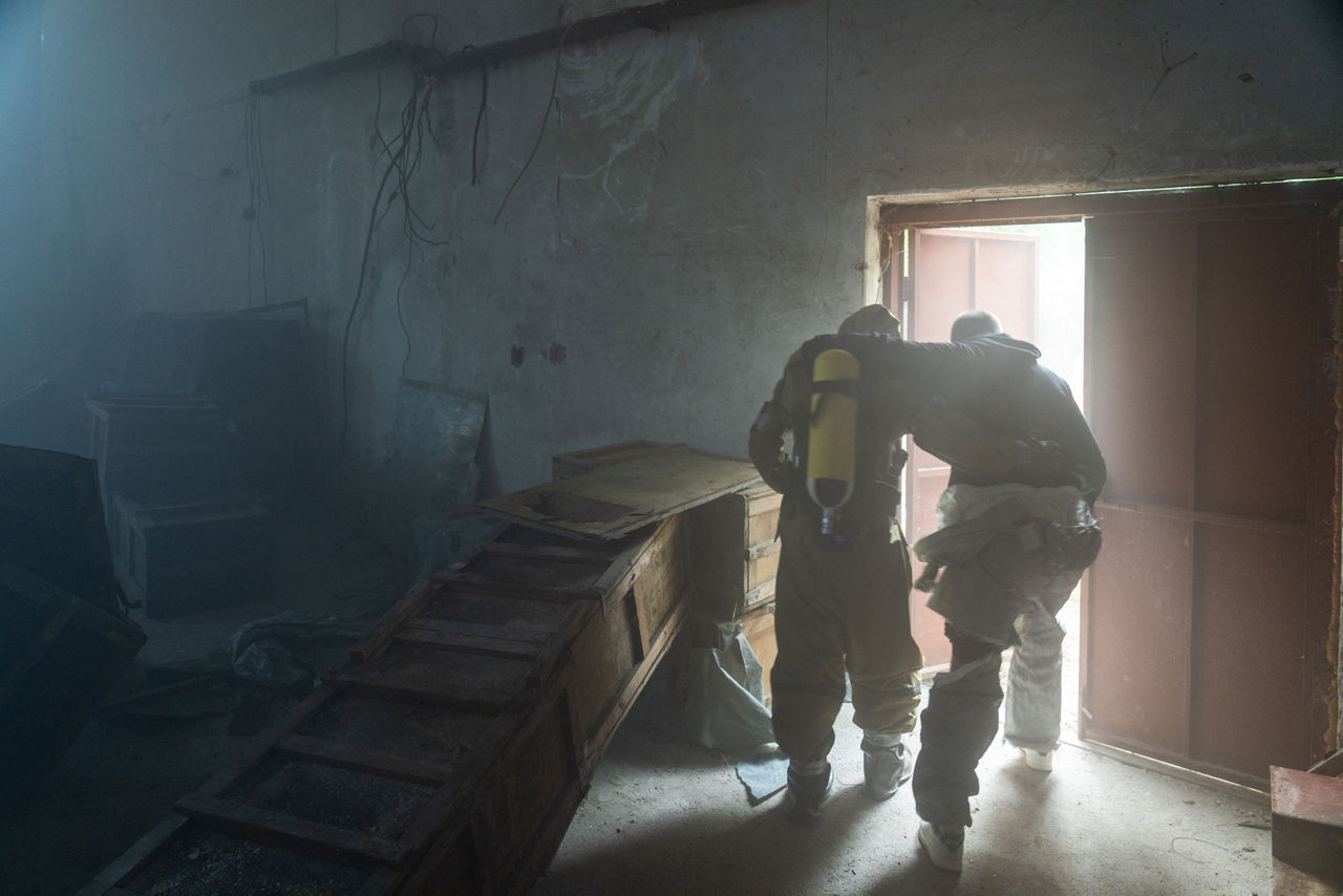 A Bulgarian Armed Forces CBRN specialist rescues a simulated casualty during a chemical, biological, radiological, and nuclear (CBRN) defence exercise.

In one of the year’s largest and most complex civil emergency exercises, soldiers, scientists, and first responders trained in Bulgaria to strengthen coordination and readiness for large-scale disasters. The exercise, “Bulgaria 2025”, took place from 7 until 12 September 2025.