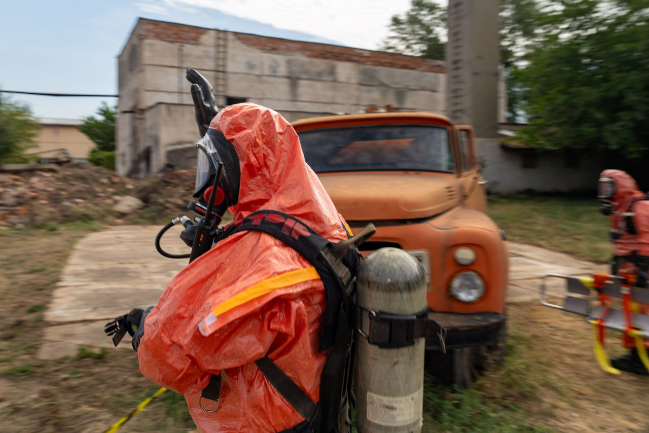 Romanian CBRN specialists search for victims during a simulated chemical, biological, radiological, and nuclear (CBRN) defence exercise.

In one of the year’s largest and most complex civil emergency exercises, soldiers, scientists, and first responders trained in Bulgaria to strengthen coordination and readiness for large-scale disasters. The exercise, “Bulgaria 2025”, took place from 7 until 12 September 2025.