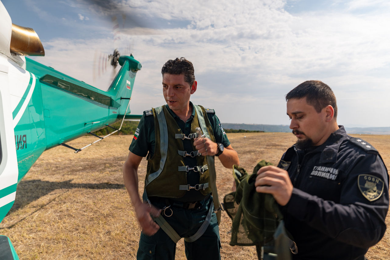 Bulgarian Border Police prepare for a reconnaissance exercise.

In one of the year’s largest and most complex civil emergency exercises, soldiers, scientists, and first responders trained in Bulgaria to strengthen coordination and readiness for large-scale disasters. The exercise, “Bulgaria 2025”, took place from 7 until 12 September 2025.