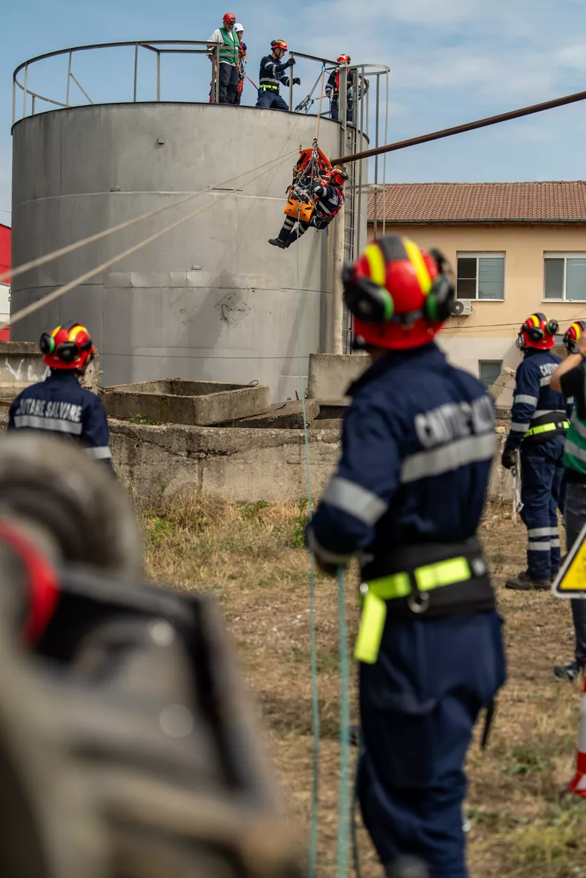 Romanian firefighters rescue a simulated casualty during a rope rescue exercise.

In one of the year’s largest and most complex civil emergency exercises, soldiers, scientists, and first responders trained in Bulgaria to strengthen coordination and readiness for large-scale disasters. The exercise, “Bulgaria 2025”, took place from 7 until 12 September 2025.