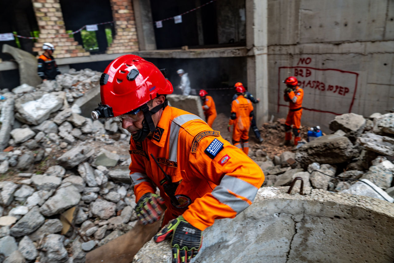 Greek search and rescue teams take part in an urban rescue training exercise.

In one of the year’s largest and most complex civil emergency exercises, soldiers, scientists, and first responders trained in Bulgaria to strengthen coordination and readiness for large-scale disasters. The exercise, “Bulgaria 2025”, took place from 7 until 12 September 2025.
