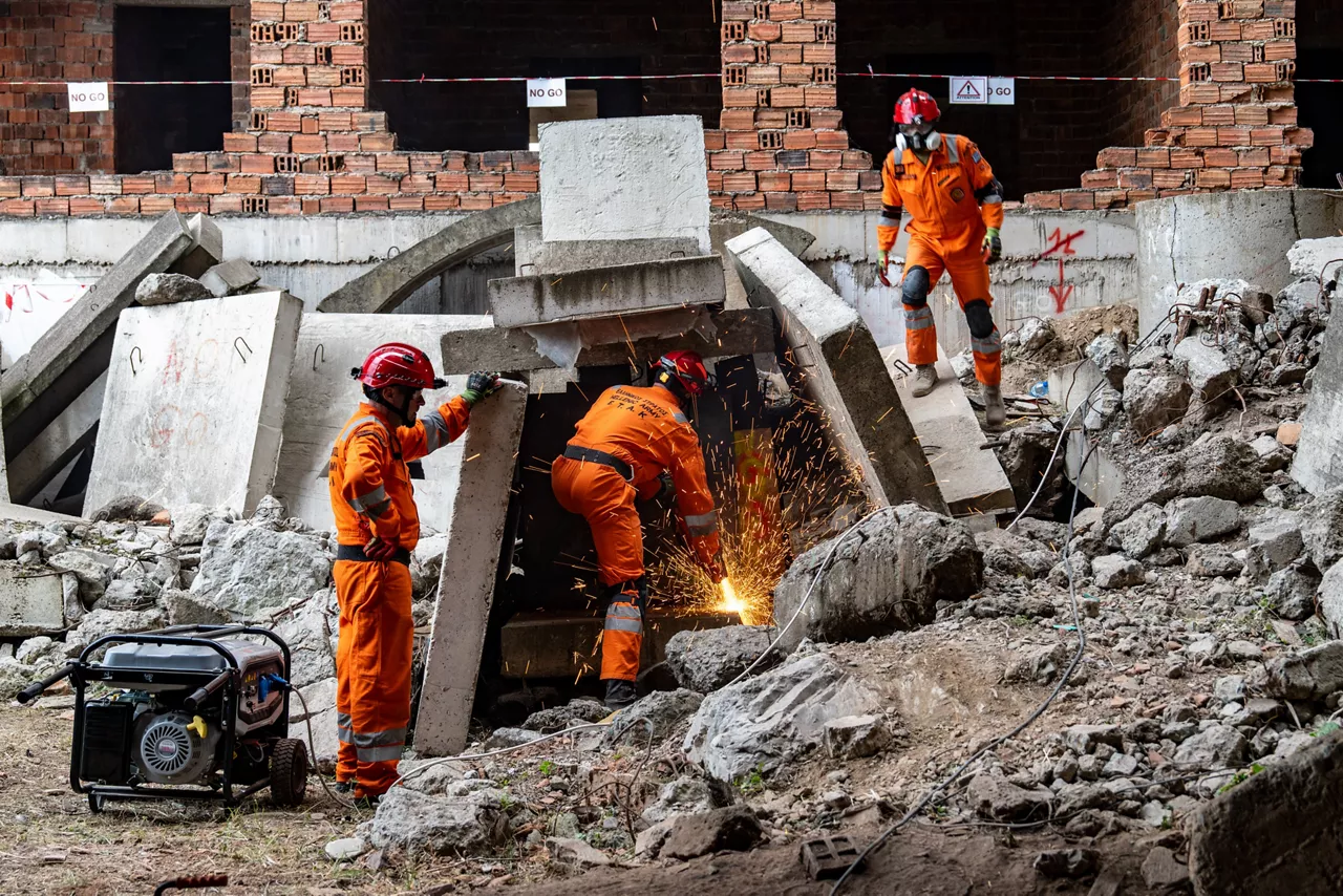 Greek search and rescue team cuts through an obstacle during an urban rescue training exercise.

In one of the year’s largest and most complex civil emergency exercises, soldiers, scientists, and first responders trained in Bulgaria to strengthen coordination and readiness for large-scale disasters. The exercise, “Bulgaria 2025”, took place from 7 until 12 September 2025.
