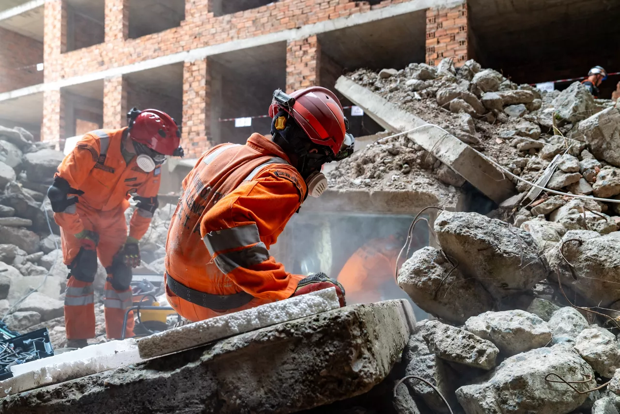 Greek search and rescue team cuts through an obstacle during an urban rescue training exercise.

In one of the year’s largest and most complex civil emergency exercises, soldiers, scientists, and first responders trained in Bulgaria to strengthen coordination and readiness for large-scale disasters. The exercise, “Bulgaria 2025”, took place from 7 until 12 September 2025.