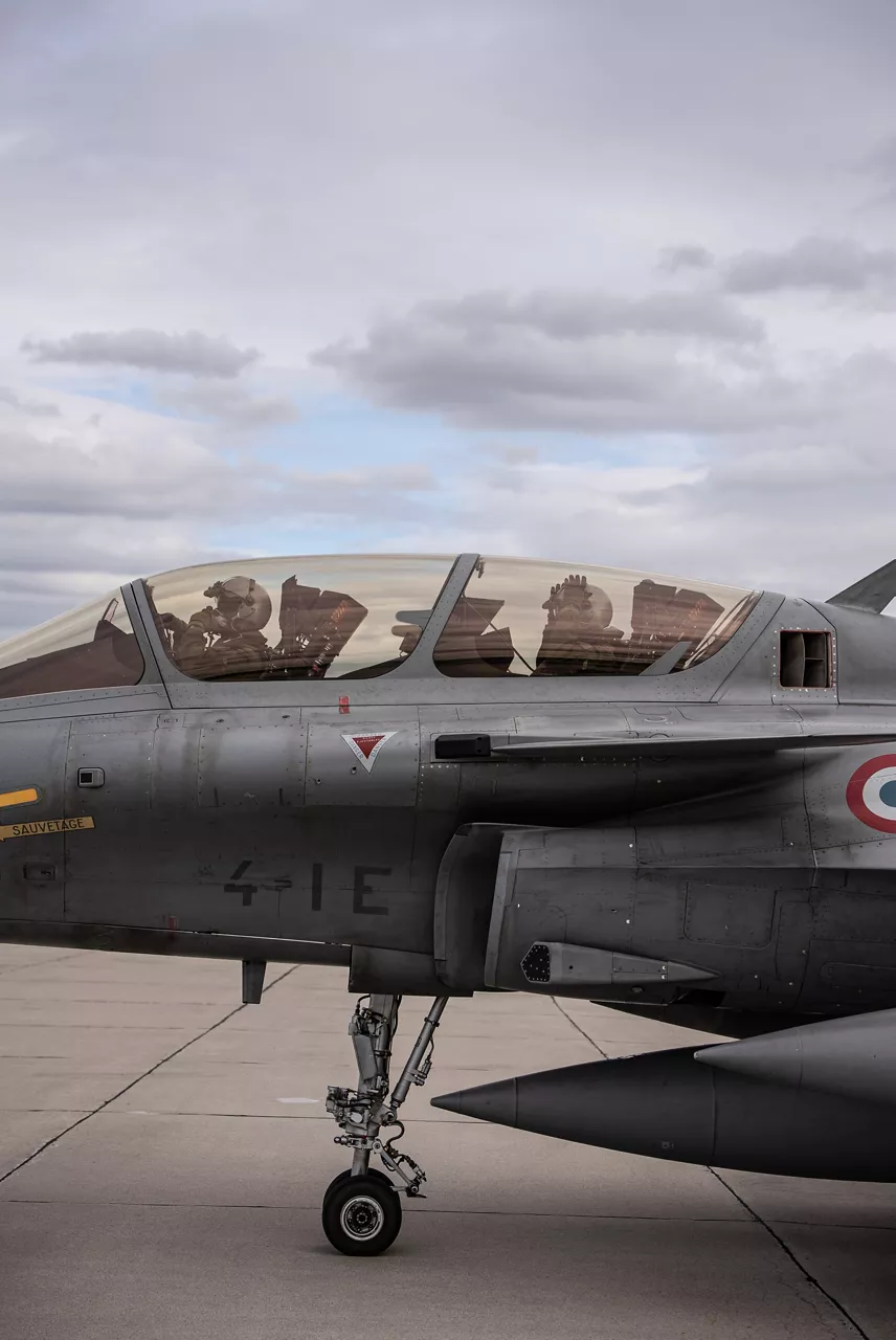 A close up shot of the Rafale multirole fighter showing pilot and weapons systems officer. In the wake of the intrusion of Russian drones to Polish airspace on 10 September 2025, the French Air Force has deployed three Rafale fighter jets to Poland as part of the new NATO activity “Eastern Sentry”.