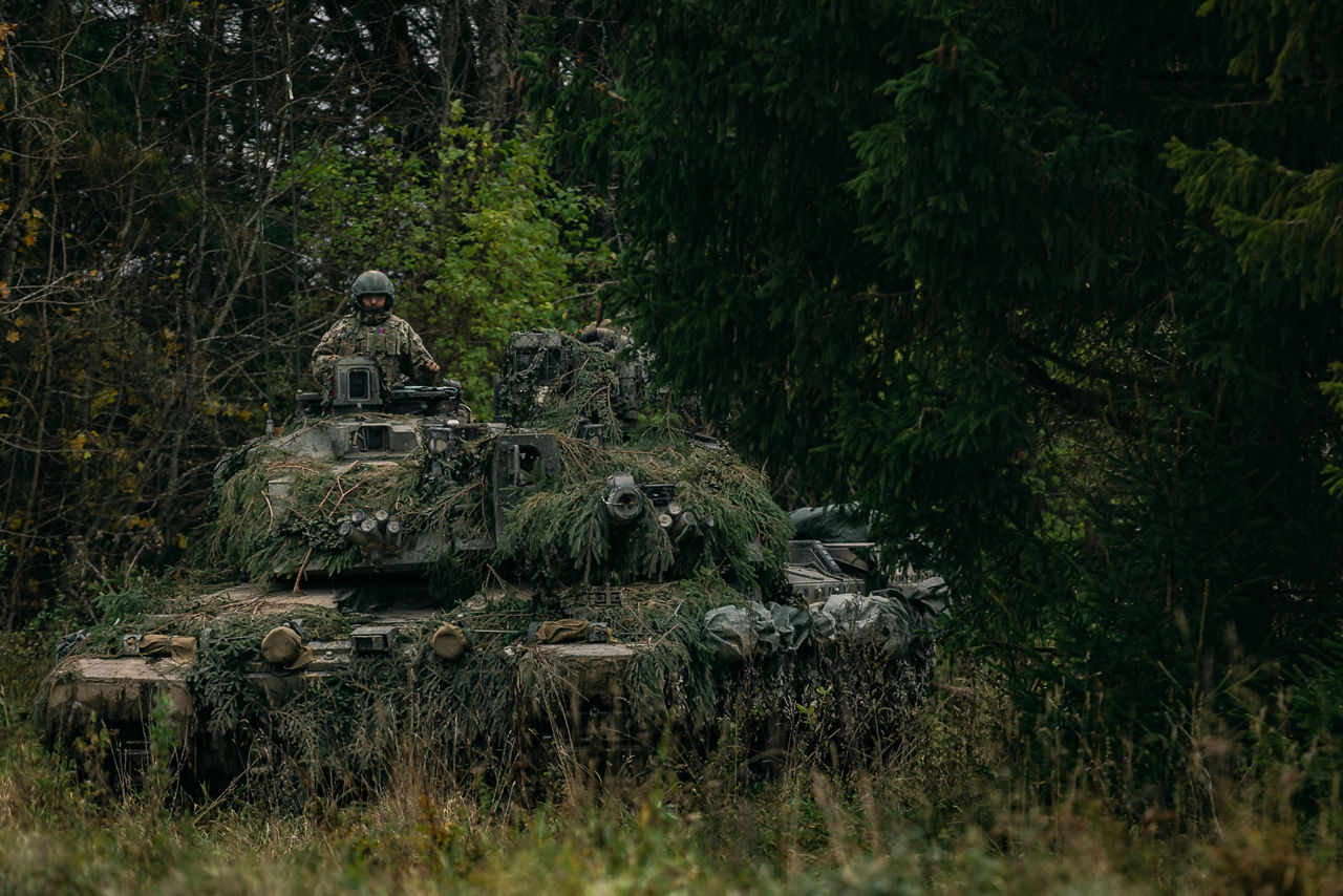 A British soldier emerges from the top of their Challenger 2 tank during Exercise Bold Eagle in Estonia. 



NATO Allies tested their quick reaction defence skills in Estonia during Exercise Bold Panzer, strengthening NATO’s ability to respond to any incursion into Estonian territory. The exercise brought together forces from Canada, Estonia, France, Latvia, Poland, Slovenia and the UK over two weeks, ensuring their readiness to protect Estonia and the Alliance.