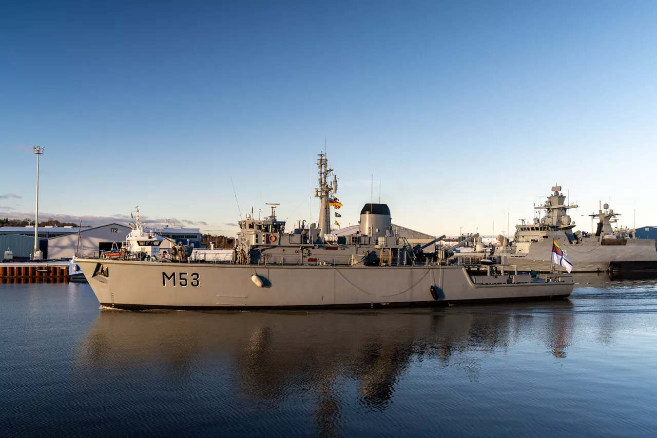 Lithuanian minehunter LNS Skalvis leaves the port of Turku during exercise Freezing Winds.

NATO and its Allies are intensifying efforts to protect vital sea routes and critical infrastructure. Exercise Freezing Winds 2025 brought together ships from Standing NATO Mine Countermeasures Group One (SNMCMG1) and other Allied units to train side by side in the Baltic Sea’s harsh winter conditions. Over several days, naval forces, divers, and mine counter-measure teams practised joint operations to ensure readiness against diverse threats — from detecting and neutralising underwater threats to responding to disruptions affecting vital sea lines of communication. This exercise complements NATO’s Baltic Sentry enhanced vigilance activity, launched in January 2025 to strengthen surveillance and monitoring across the region. The exercise took place from 24 November to 4 December 2025.