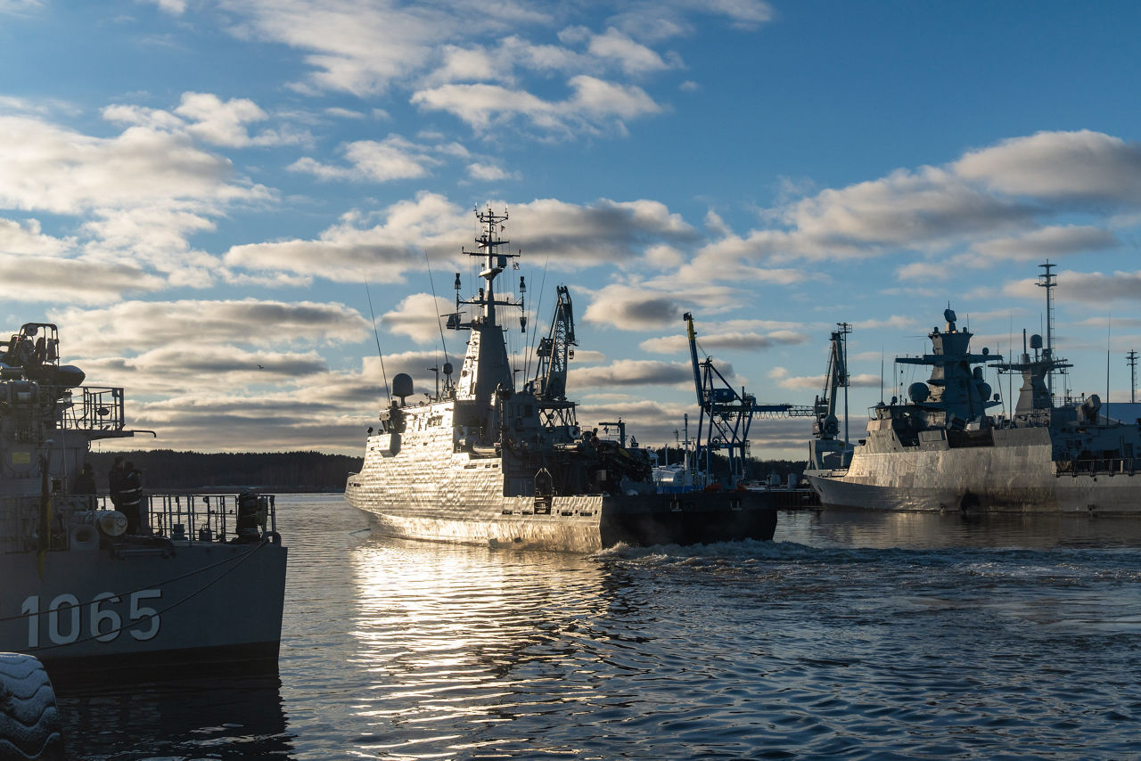 Polish mine countermeasures vessel ORP Albatros leaves the port of Turku during exercise Freezing Winds.

NATO and its Allies are intensifying efforts to protect vital sea routes and critical infrastructure. Exercise Freezing Winds 2025 brought together ships from Standing NATO Mine Countermeasures Group One (SNMCMG1) and other Allied units to train side by side in the Baltic Sea’s harsh winter conditions. Over several days, naval forces, divers, and mine counter-measure teams practised joint operations to ensure readiness against diverse threats — from detecting and neutralising underwater threats to responding to disruptions affecting vital sea lines of communication. This exercise complements NATO’s Baltic Sentry enhanced vigilance activity, launched in January 2025 to strengthen surveillance and monitoring across the region. The exercise took place from 24 November to 4 December 2025.