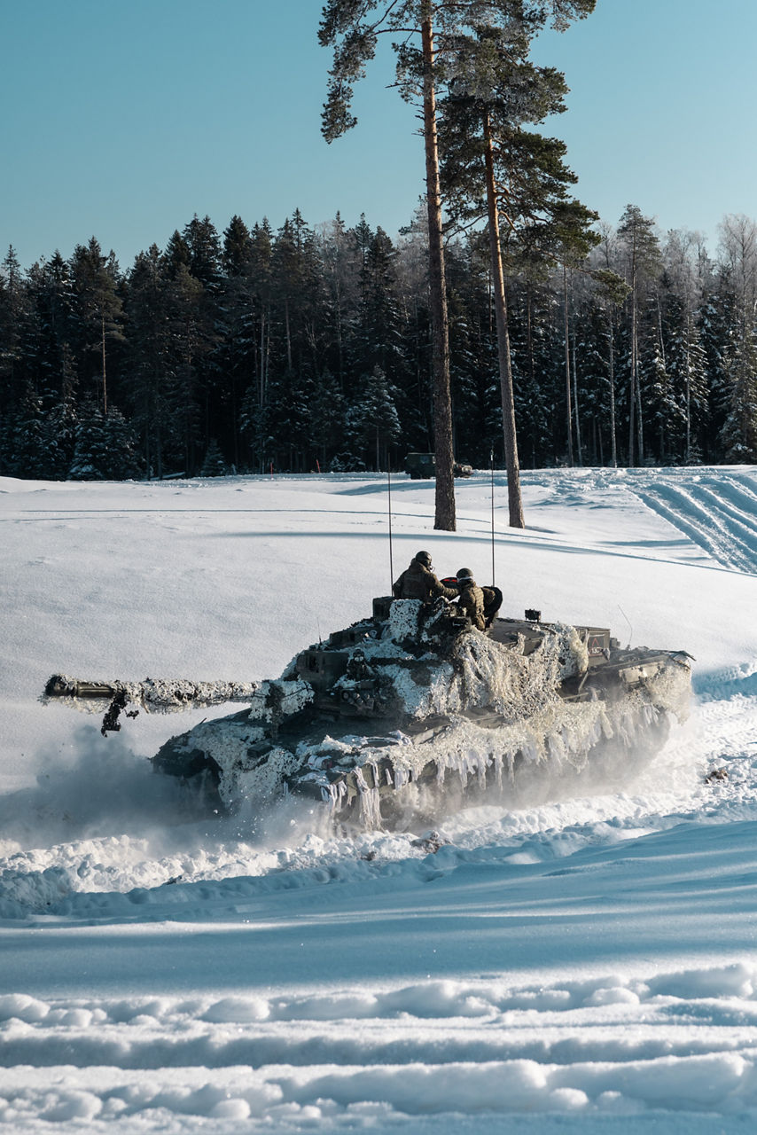 A British Army Challenger 2 main battle tank covers an infantry advance near Tapa, Estonia. 



During exercise Winter Camp, NATO’s multinational battlegroup in Estonia braved bitterly cold temperatures as units trained together in demanding winter conditions. The unforgiving environment allowed Allied troops to refine their cold‑weather techniques and demonstrate their ability to defend their territory under any circumstances.