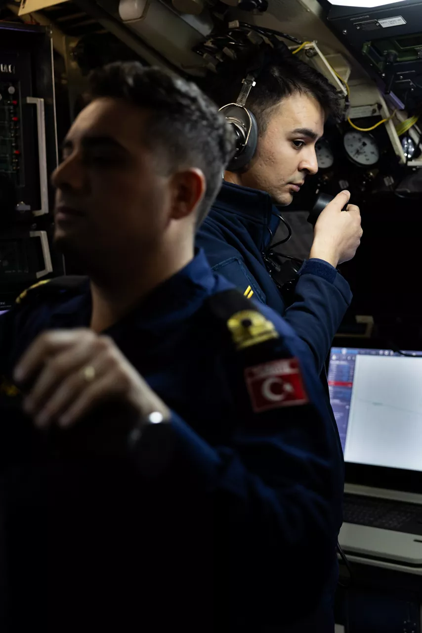 Turkish Navy sailors prepare to dive aboard the submarine TCG I. İnönü during Exercise Dynamic Manta 26. The exercise, held annually by NATO Allied Maritime Command, tests Allied Anti-Submarine Warfare capabilities in a series of sub-hunting drills off the coast of Sicily. This year’s iteration gathered ship, submarines and aircraft from nine Allies, including Canada, France, Germany, Greece, Italy, Portugal, Türkiye, the United Kingdom and the United States.