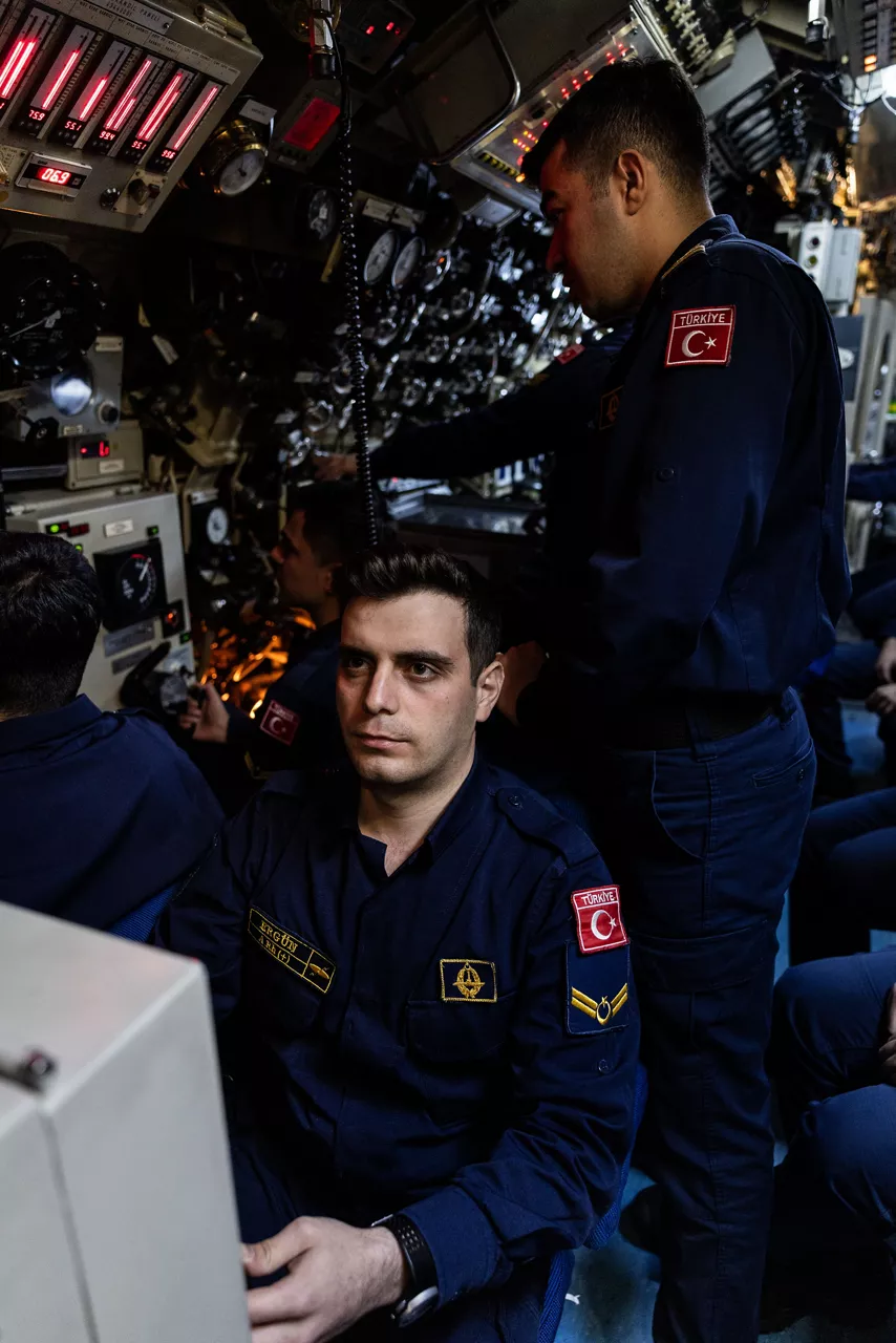 Turkish Navy sailors perform a dive aboard the submarine TCG I. İnönü during Exercise Dynamic Manta 26. The exercise, held annually by NATO Allied Maritime Command, tests Allied Anti-Submarine Warfare capabilities in a series of sub-hunting drills off the coast of Sicily. This year’s iteration gathered ship, submarines and aircraft from nine Allies, including Canada, France, Germany, Greece, Italy, Portugal, Türkiye, the United Kingdom and the United States.