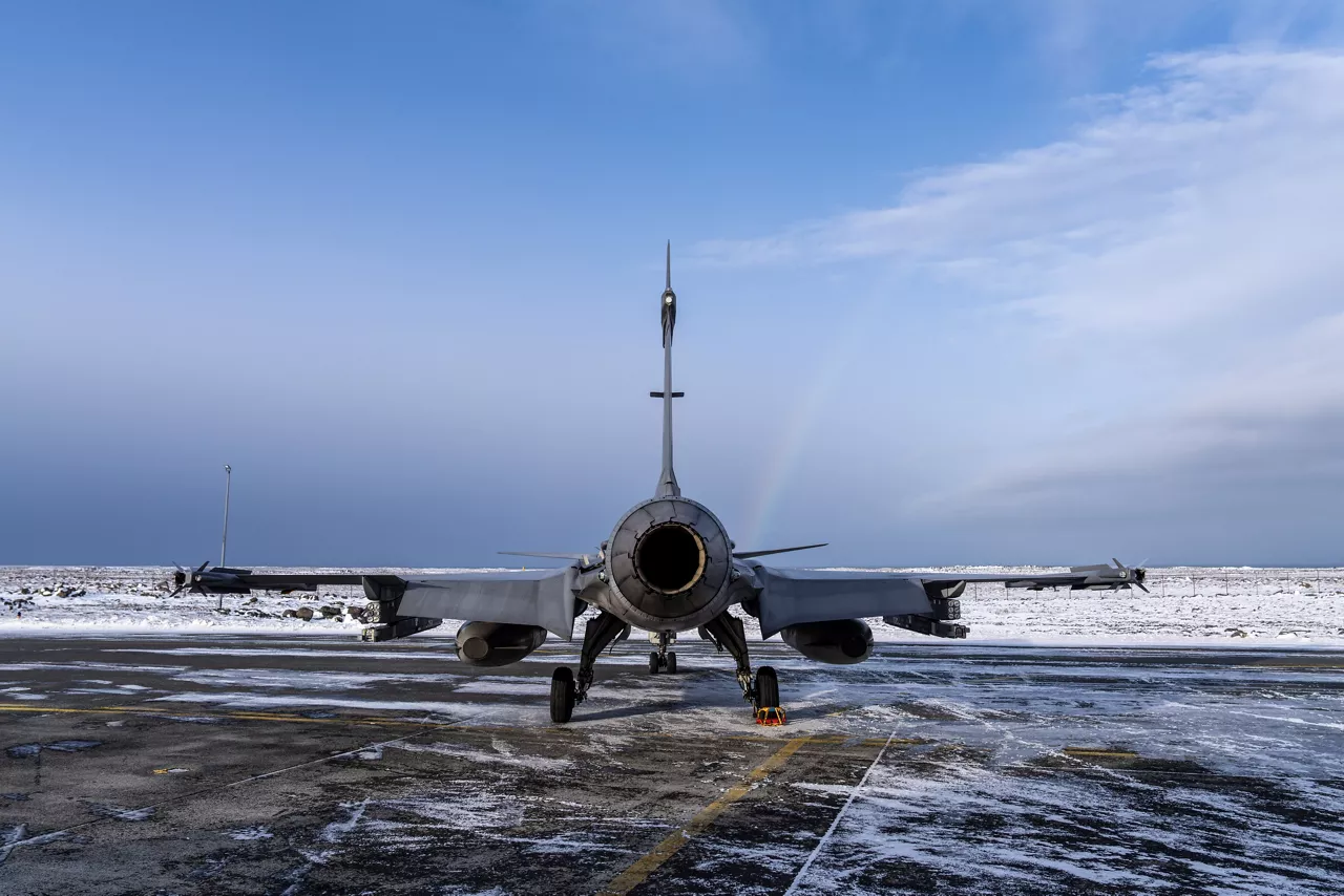 A Swedish Air Force JAS 39 Gripen fighter sits on the tarmac at Keflavik Air Base in Iceland while deployed as part of NATO’s Arctic Sentry activity. Arctic Sentry is a NATO vigilance activity aimed at enhancing security in the north, helping to make the Alliance safer. As part of this initiative, Sweden deployed a detachment of six Gripens to Keflavik Air Base to safeguard Icelandic airspace against threats or intrusions. Their deployment is also part of NATO’s Iceland Air Policing mission, marking the first time Sweden has led an air policing mission since joining NATO two years ago as its 32nd member. Situated in the middle of the North Atlantic, Iceland plays a vital role in helping Allies maintain situational awareness in the High North.