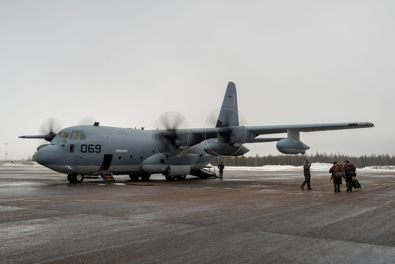 US Marines board a US Marine Corps KC‑130J during Exercise Cold Response 2026 in Rovaniemi, Finland.

Exercise Cold Response 2026 showcased how Allied aircraft and aircrews operate in one of the most demanding environments on earth. In Finland’s Lapland region, Finnish F/A-18 fighter jets launched from icy runways while US Marines KC-130 tankers demonstrated their vital refuelling capabilities, both in the air, extending mission range, and on the ground, where they can set up temporary refuelling spots to support aircraft operation in remote locations. Pilots, ground crews and support teams trained side by side to maintain aircraft, coordinate sorties and ensure safe operations despite the Arctic’s extreme temperatures and challenging conditions. Cold Response is part of NATO’s recently established vigilance activity Arctic Sentry, dedicated to the defence and security of the High North and the Arctic, and it took place in Norway and Finland from 9 to 20 March 2026.