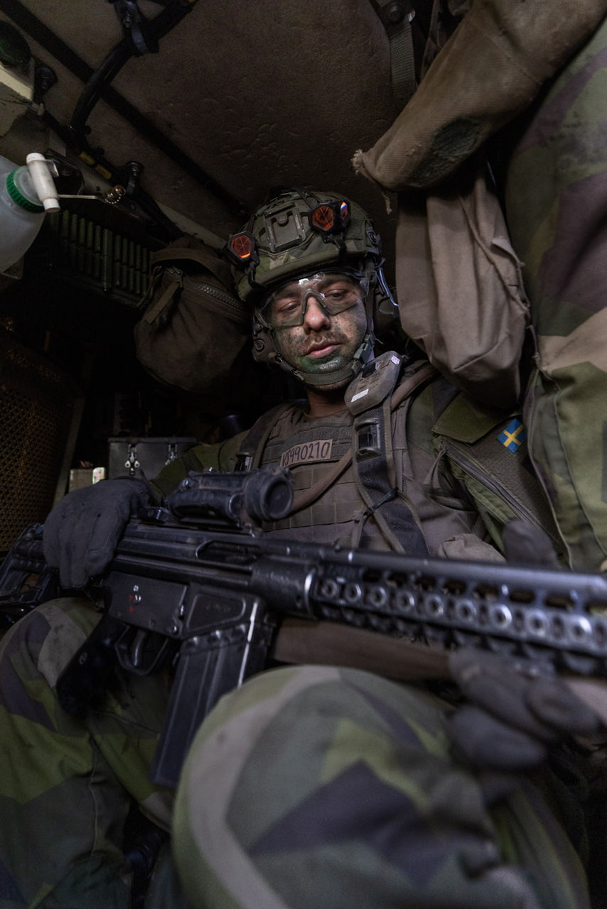 A soldier with the Swedish Army’s South Skåne Regiment inspects his rifle during training maneuvers near Revingehed, Sweden during Exercise Aurora 26. Past iterations of Aurora, Sweden’s largest military exercise series, focused on mobilising the country’s armed forces for national defence. This year’s iteration also set out to test Sweden’s ability to incorporate Allied forces in those plans. More than 18,000 soldiers from 13 countries participated.