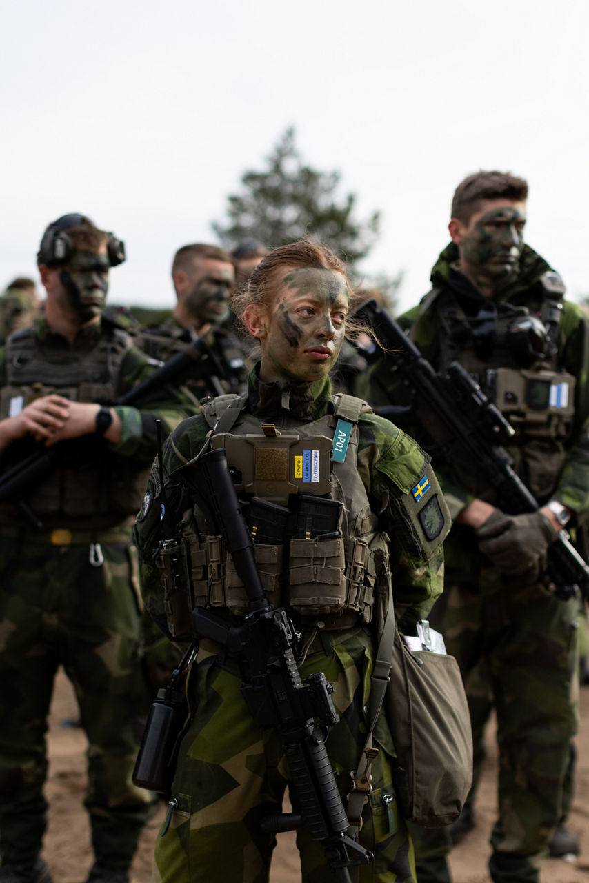 A soldier with the Swedish Army’s South Skåne Regiment standing prior to a training exercise at Camp Ādaži in Latvia during exercise Aurora 26. Past iterations of Aurora, Swedish-led military exercise series, focused on mobilising the country’s armed forces for national defence, this year’s iteration also set out to test Sweden’s ability to incorporate Allied forces in those plans. Part of the exercise saw an armoured battalion from the South Skåne Regiment deploy to Latvia for training, while using the same transportation and logistics methods that might be used to reinforce NATO Allies in times of crisis. More than 18,000 soldiers from 13 countries participated.