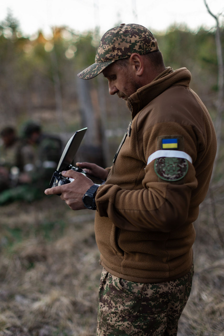 A drone operator from the Ukrainian Army’s National Guard flies a reconnaissance drone on Gotland Island in Sweden during Exercise Aurora 26. The Armed Forces of Ukraine sent drone operators to Sweden for Aurora 26 to pass on lessons learned to their NATO counterparts, while providing a challenging opposing force for Allied soldiers. Past iterations of Aurora, Swedish-led military exercise series, focused on mobilising the country’s armed forces for national defence, this year’s iteration also set out to test Sweden’s ability to incorporate Allied forces in those plans. More than 18,000 soldiers from 13 countries participated.