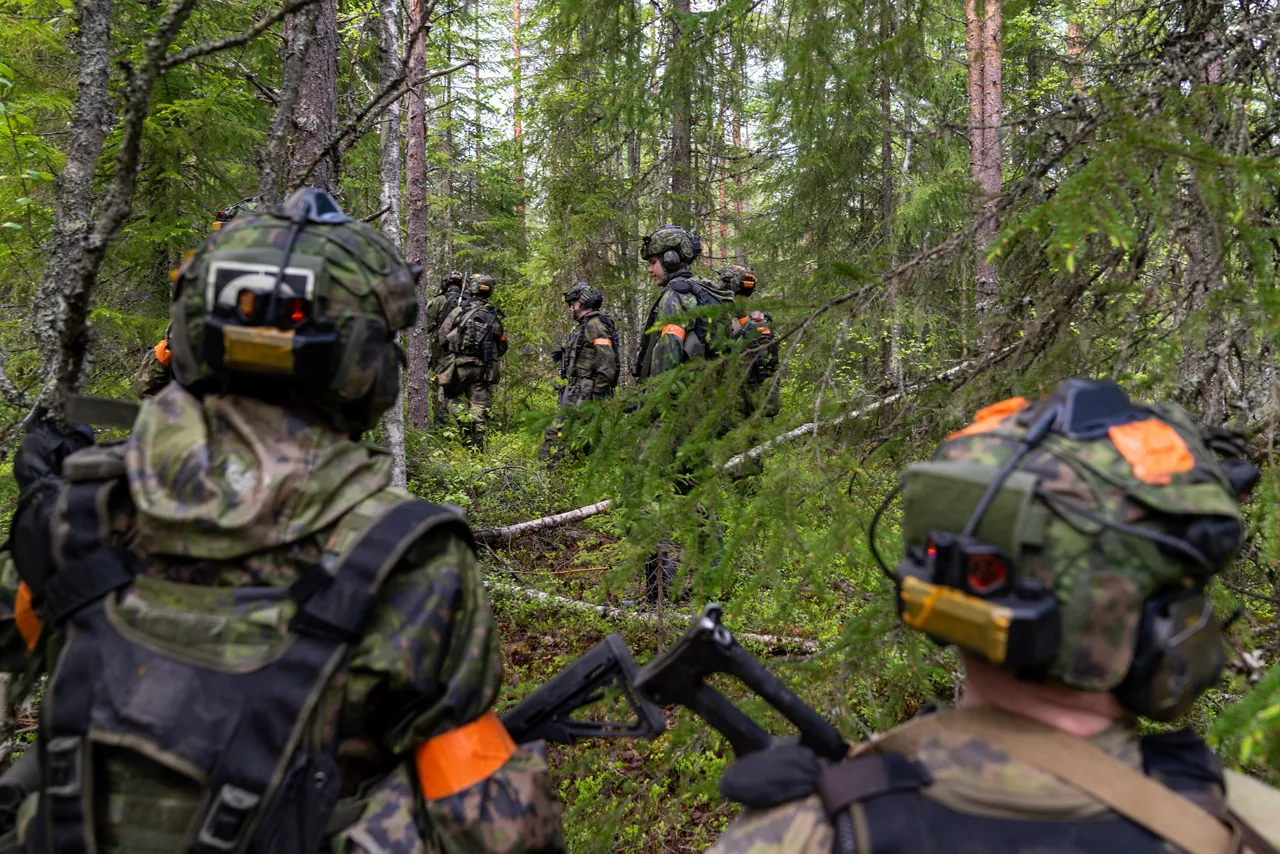 Finnish conscripts hold their positions in the forest awaiting orders.

Exercise Northern Star 26 brings together more than 5,000 troops from seven NATO Allies – Finland, France, Hungary, Italy, Poland, the United Kingdom and the United States for joint training in the forests of Kainuu, Finland. Soldiers train side by side in dense terrain, combining air and ground operations as Chinook helicopters insert troops into landing zones, while armoured units manoeuvre and infantry advance through the forest to engage in simulated combat. For many Finnish conscripts, this marks the final and most demanding phase of their military service, testing skills developed throughout their training. Working together in these conditions helps Allied forces strengthen coordination and improve how they operate together in harsh terrain. The exercise runs from 18 to 30 May 2026.