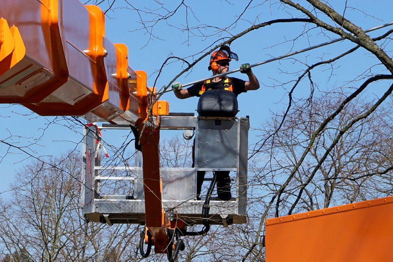 3 neue Hubarbeitsbühnen für Baumpflege-Pionier Karlsruhe