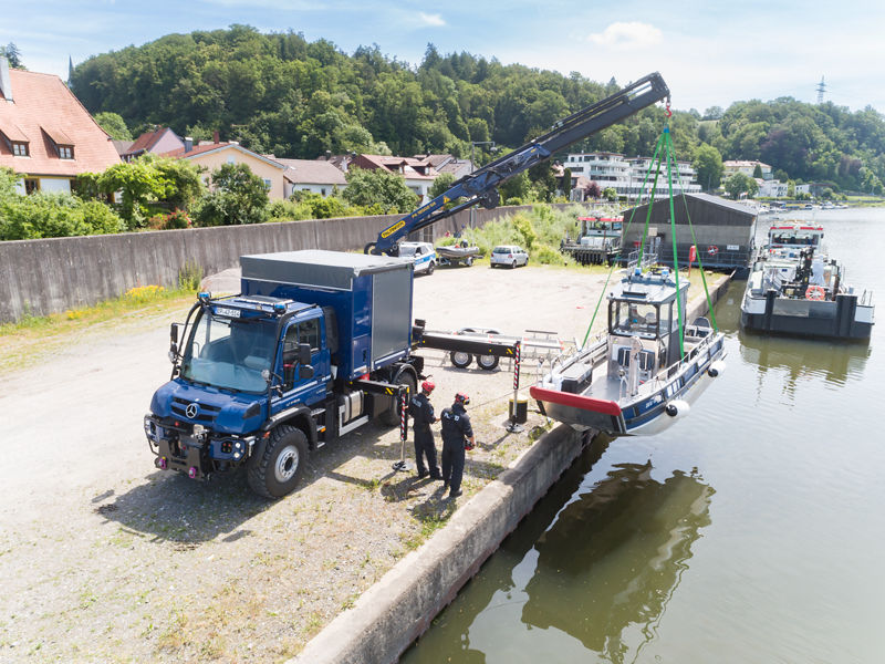 Die Bundespolizei stellt zehn neue Spezial Unimog in Dienst