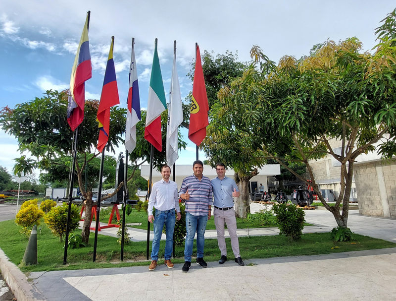 NUESTRO DEALER OFICIAL EN COLOMBIA