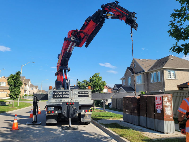 Braymore Crane Rental: From Pianos to Rooftops—Unlocking Potential with Knuckle Boom Cranes 
