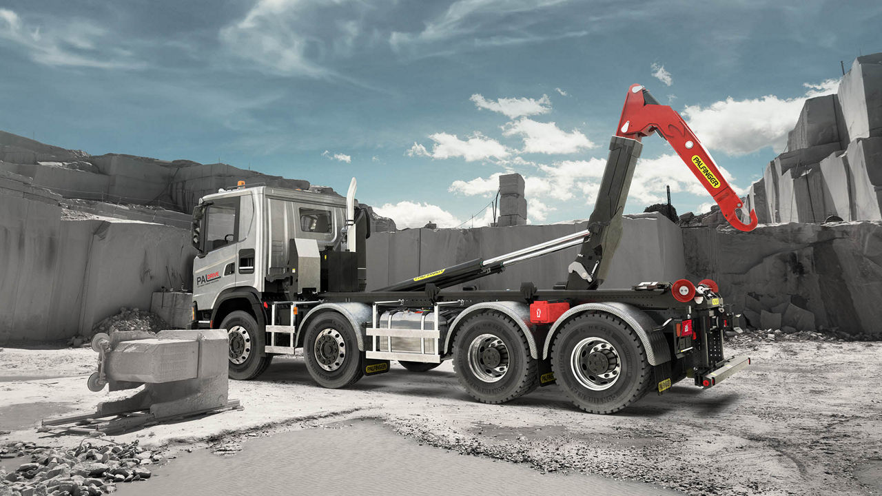 2208HG_cmp_Hookloader_HT30A_v002_web.jpg