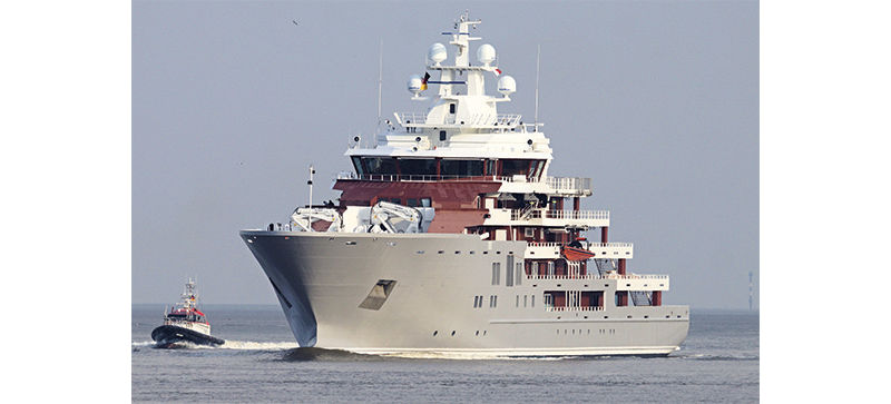 Eight PALFINGER MARINE cranes in action on superyacht Ulysses 