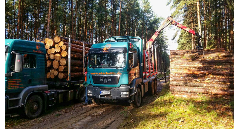 Unternehmensgruppe Stackelitz erhält neuen Sattelaufleger mit PALFINGER EPSILON Kran