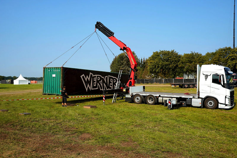 Werner Rennen 2019 - PALFINGER half beim Aufbau