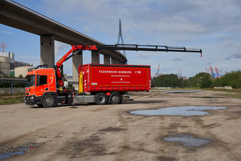 Abrollkipper und Kranaufbau für Feuerwehr in Hamburg