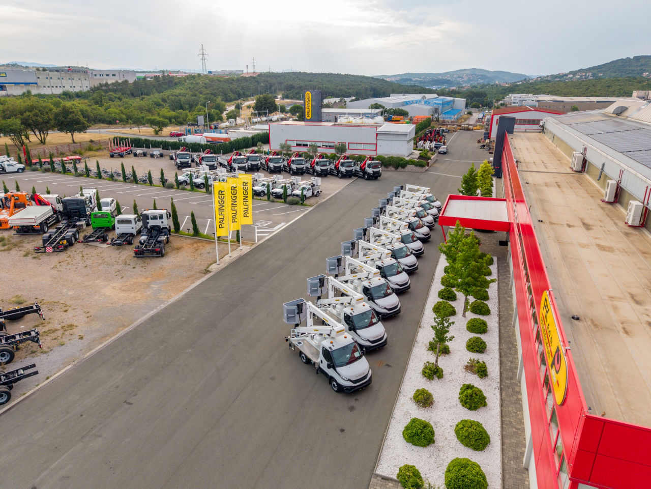 In one of the largest recent customer hand-overs 27 PALFINGER solutions were delivered at once