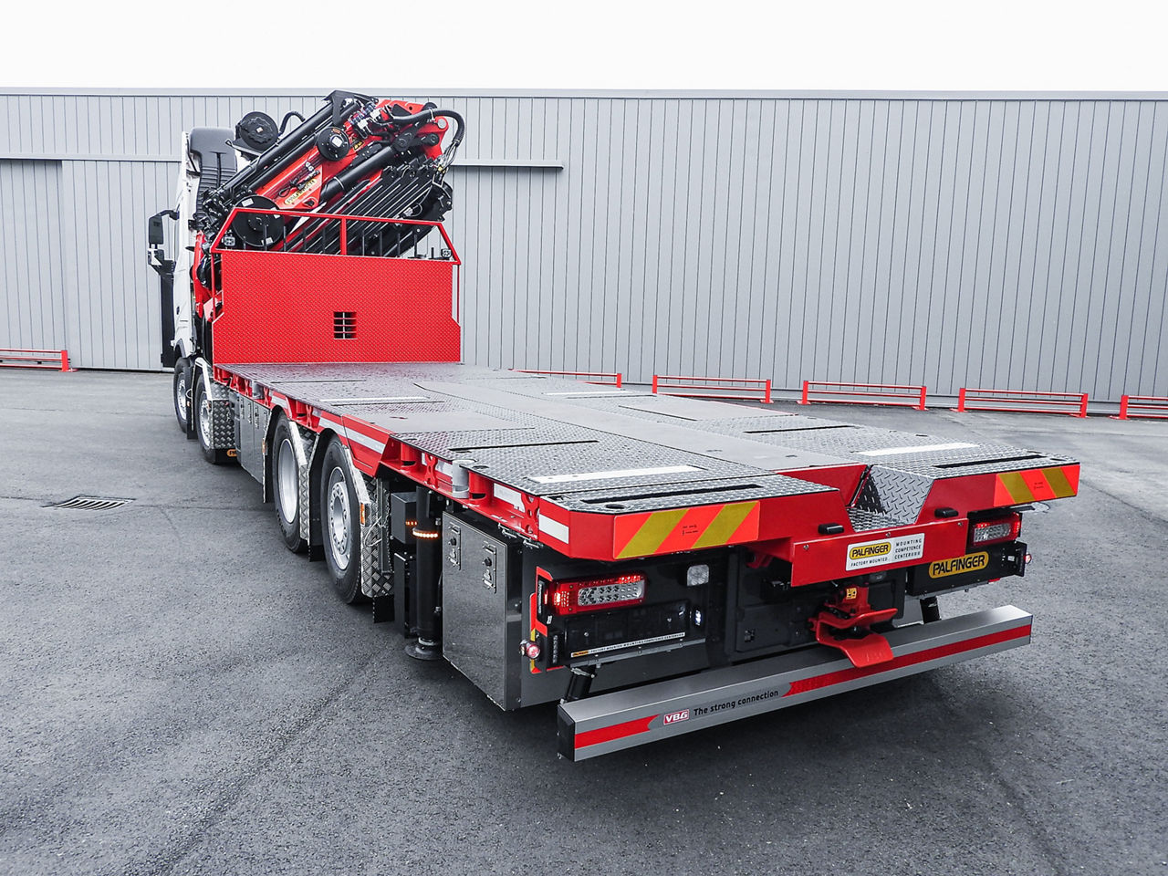 Factory Installation Crane boat transport bodyworks