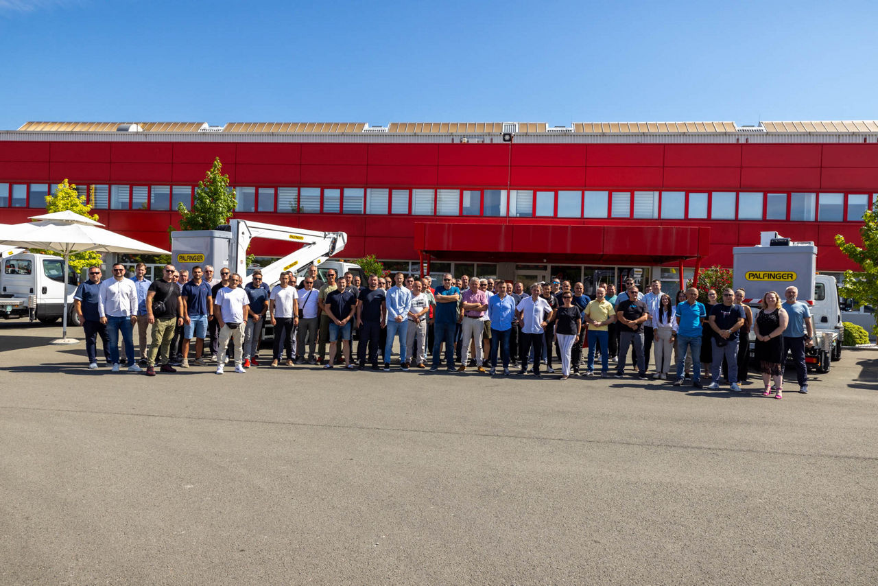 Team picture of the handover