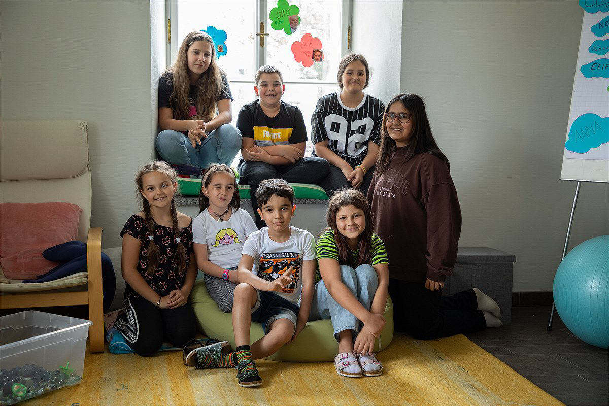 Die Kinder im neuen Caritas-Lerncafé Mattighofen 1200x800.jpg