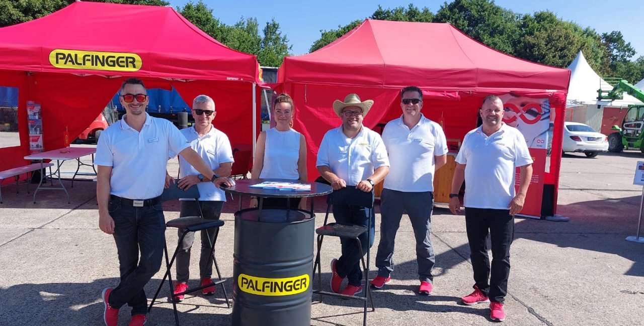 FINAL Gruppenfoto - Kopie.jpeg