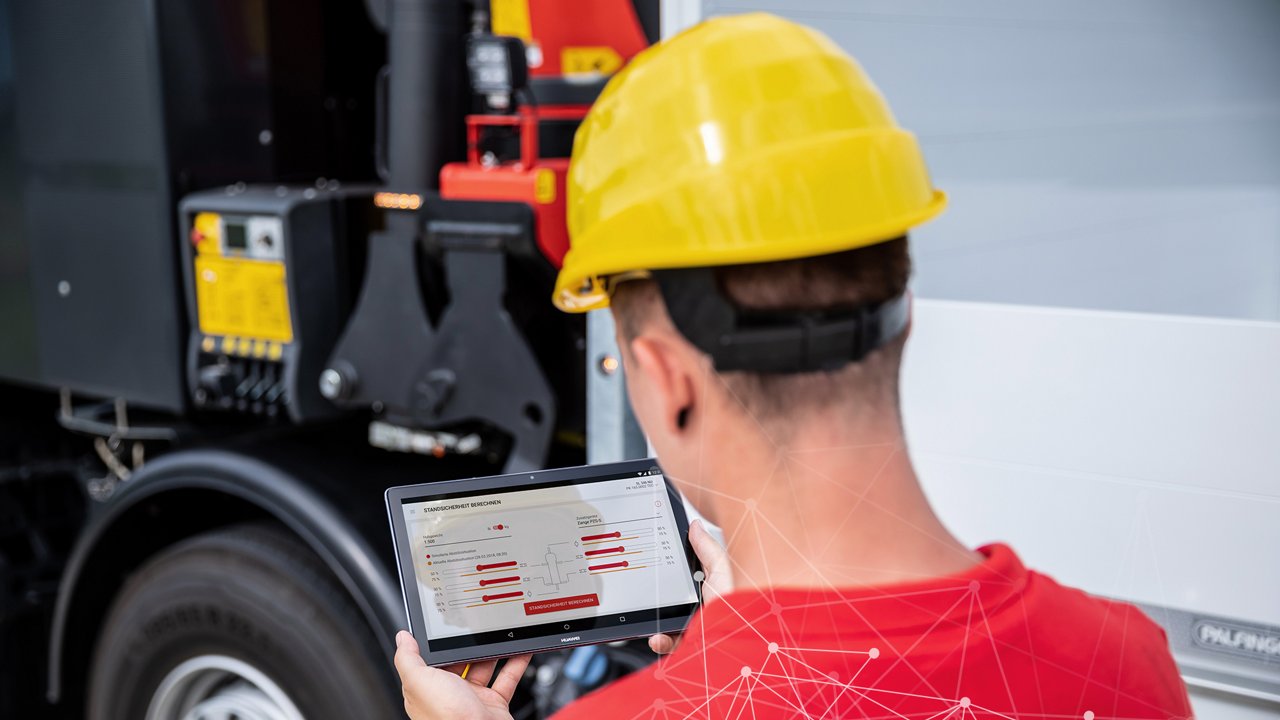 Fleet_Operator_Monitor_Foto 2.jpg