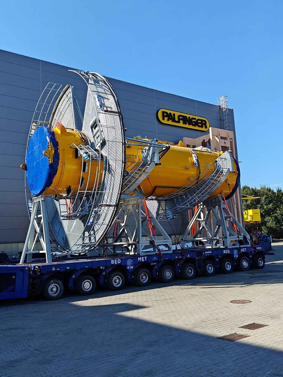 PALFINGER MARINE CELEBRATES JIB CRANE PEDESTAL DELIVERY MILESTONE
