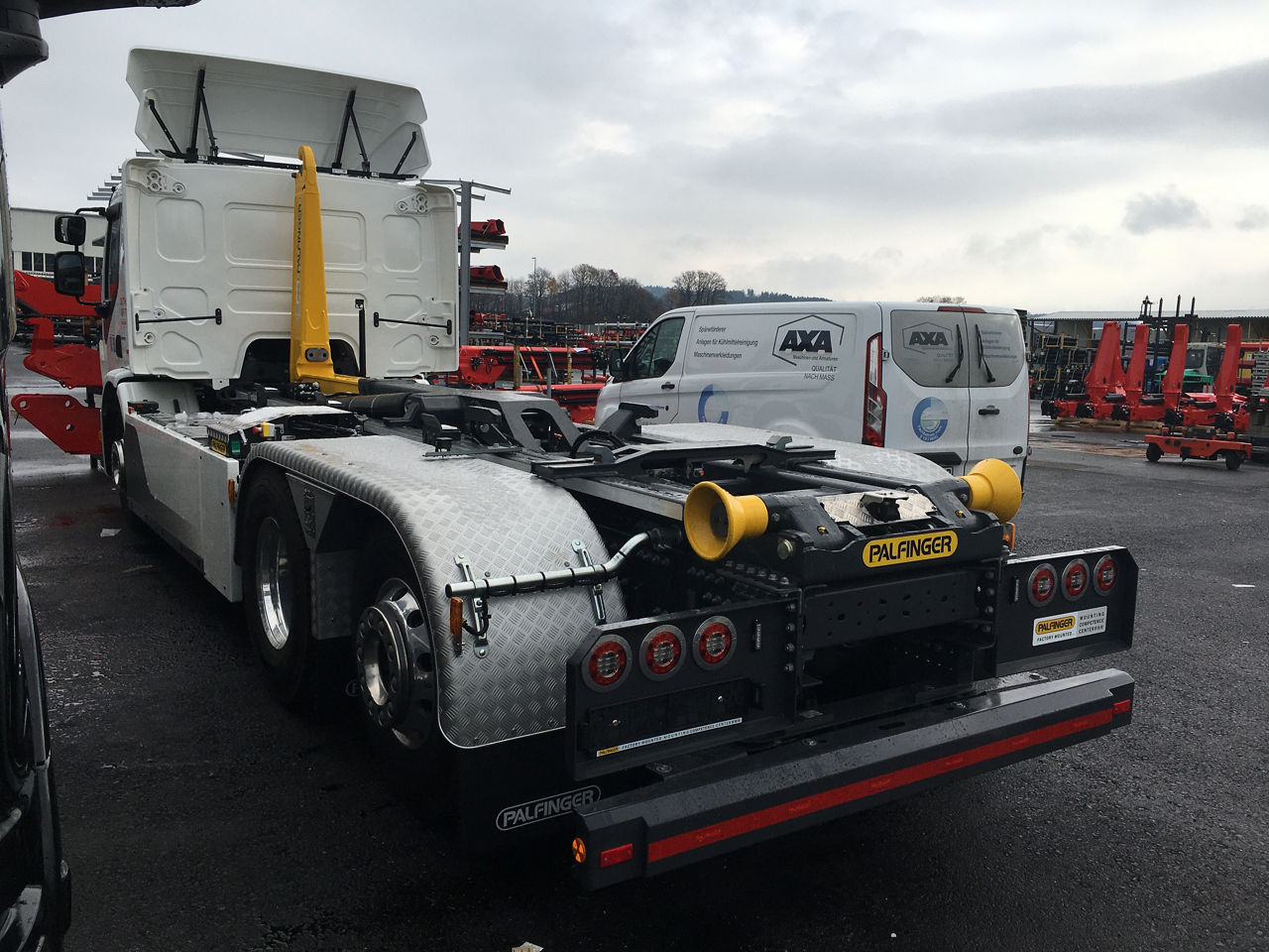 Werksmontage Abrollkipper