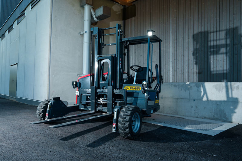 Kraft trifft Präzision – PALFINGER Mitnahmestapler im Holzbau-Einsatz 